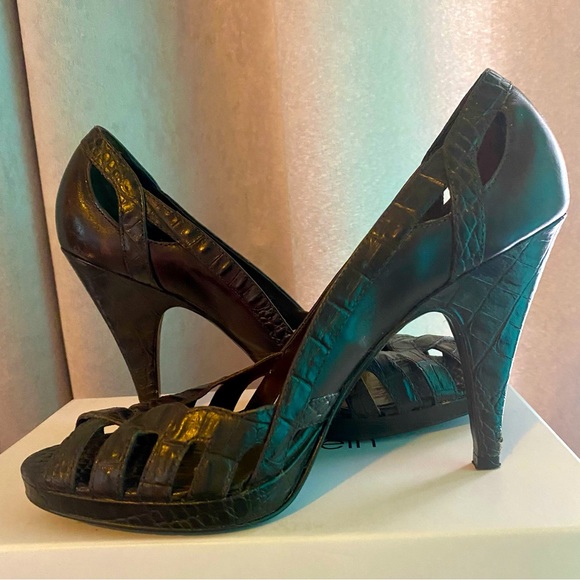 BCBGirls Brown Peep-Toe Heels- Size 8B - Picture 7 of 9